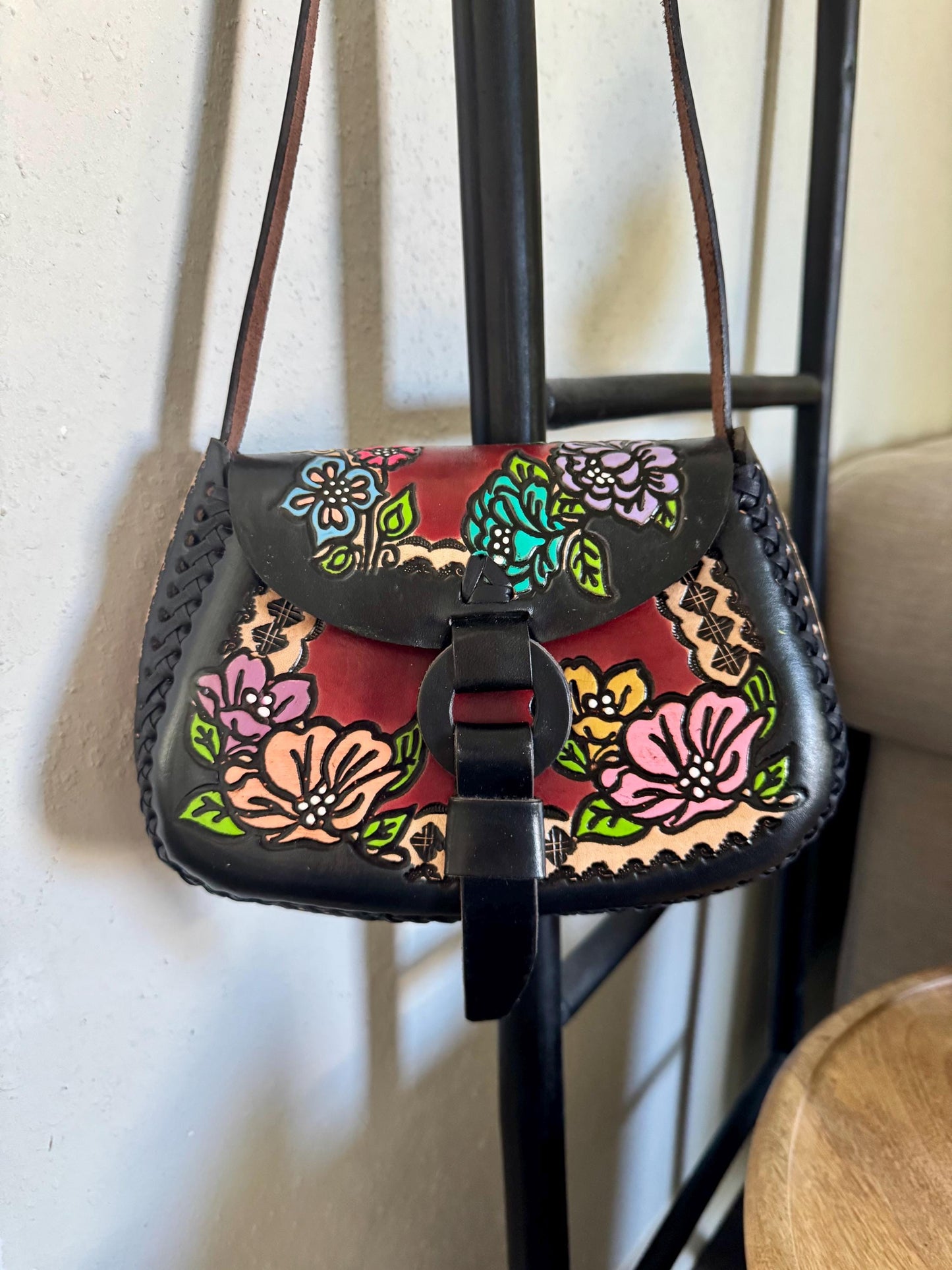 Hand-Tooled Leather Floral Purse: Genuine Mexican Artesania