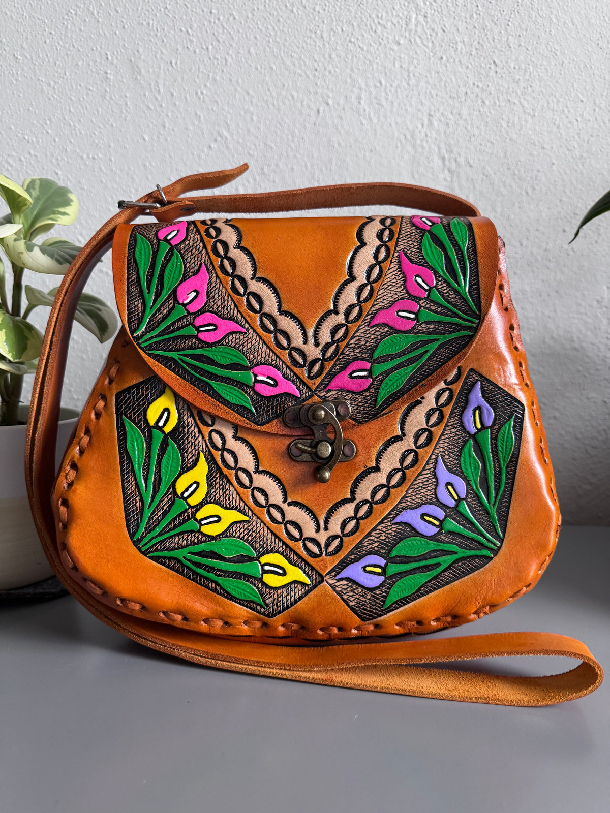 Mexican Leather Crossbody Bag - Hand Tooled Floral Purse - Artisan Handmade Folk Art Handbag - Boho Western Leather Shoulder Bag