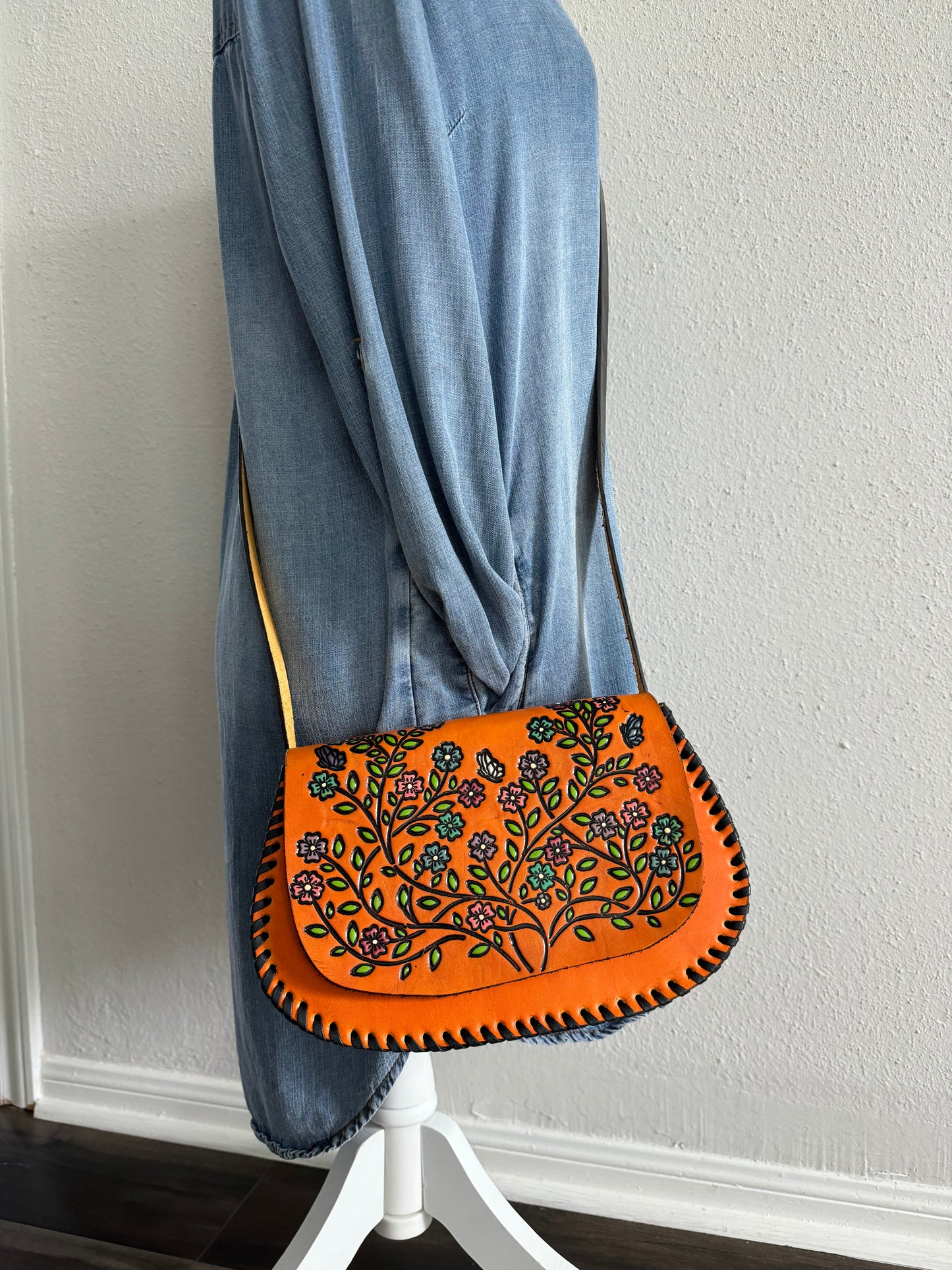 Floral Hand Tooled Mexican Leather Purse