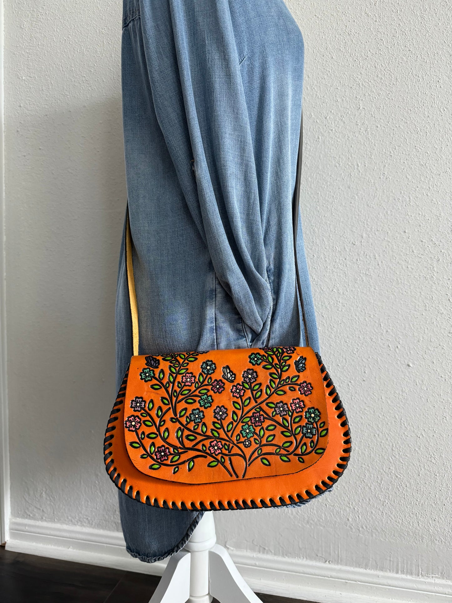 Floral Hand Tooled Mexican Leather Purse