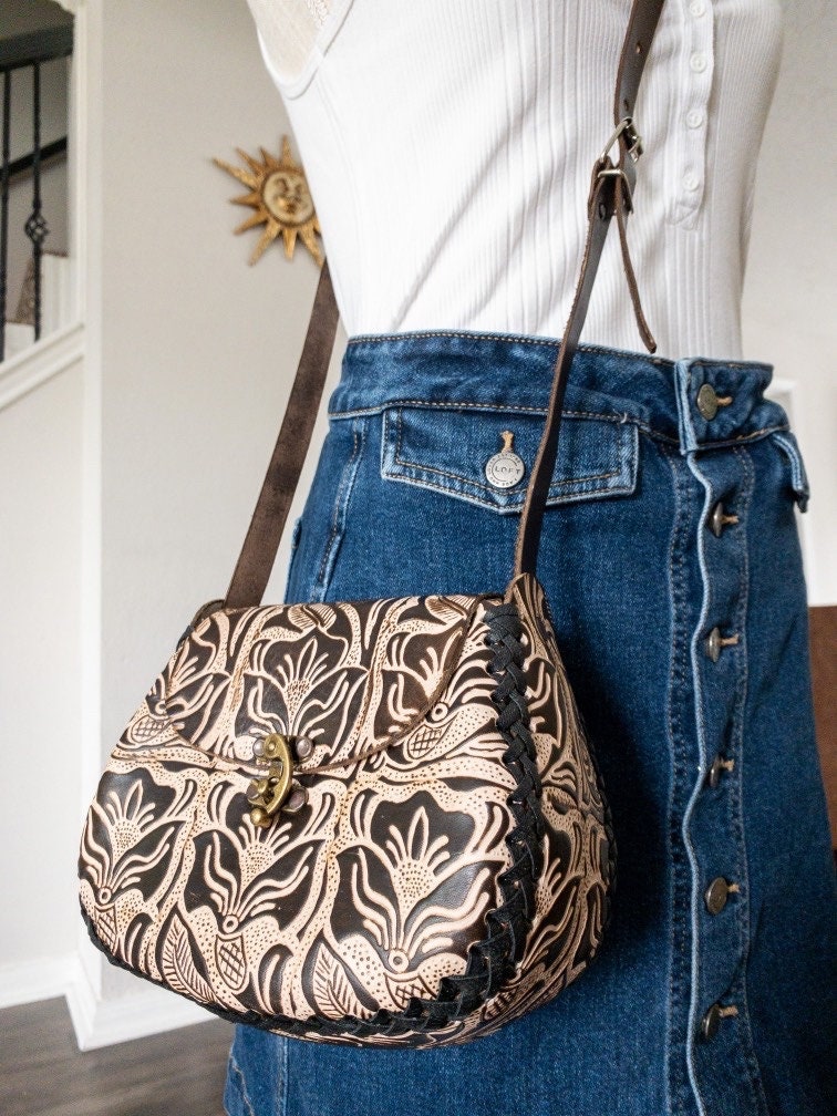 Hand-Tooled Embossed Leather Floral Purse / Handmade / Artesanal