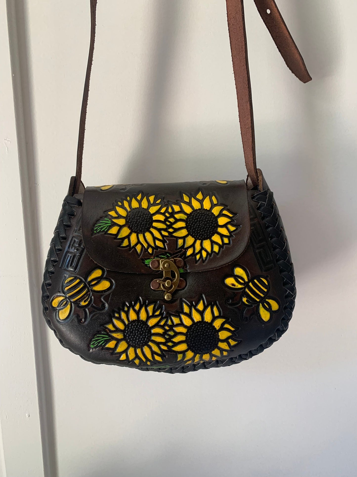 Hand-Tooled Embossed Mexican Leather Sunflower Bumblebee Purse, Handmade Leather Bag, Hand painted, Artesanal