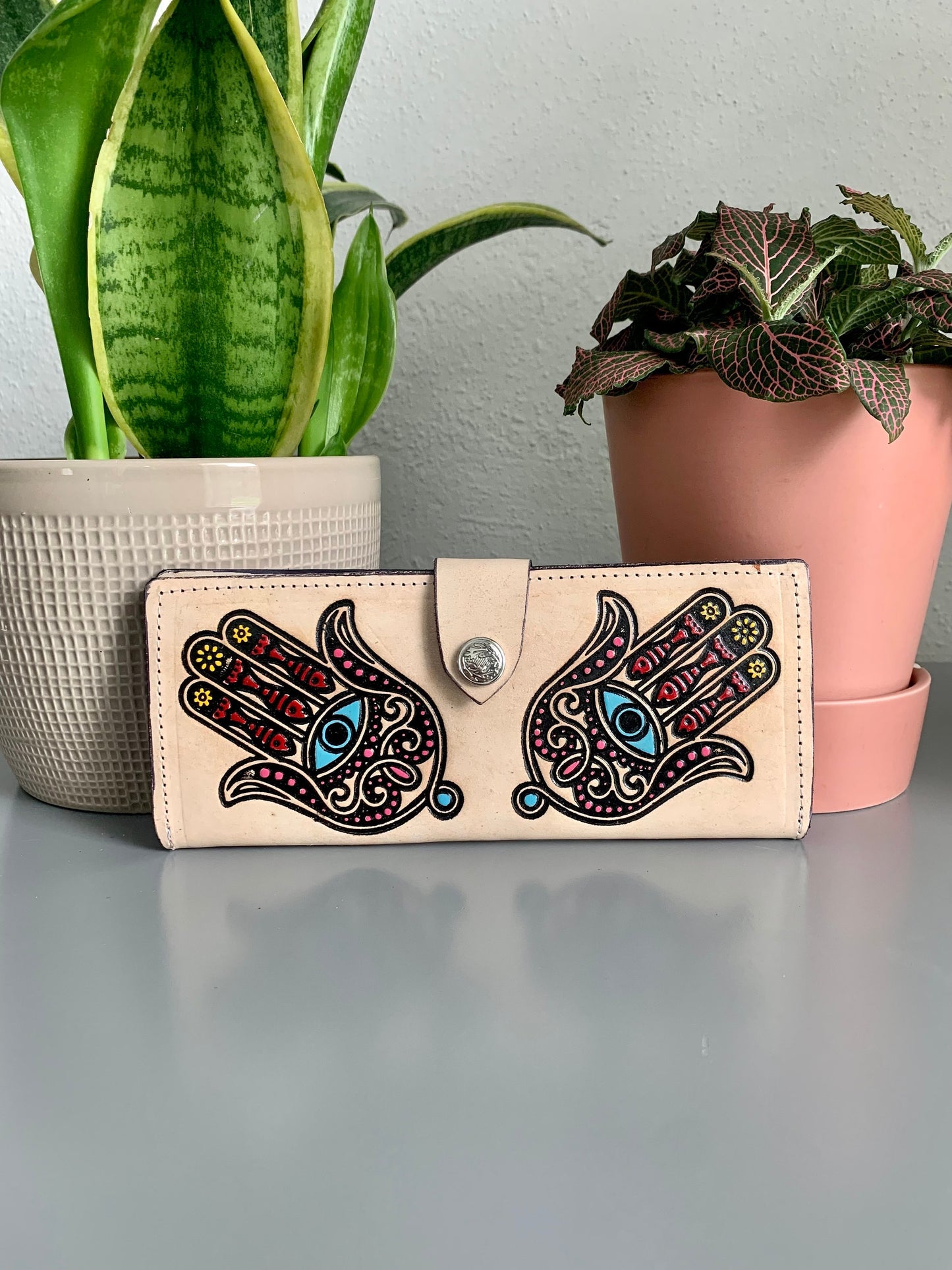 Hand Tooled Leather Hamsa Wallet: Artisan Crafted Bi-Fold