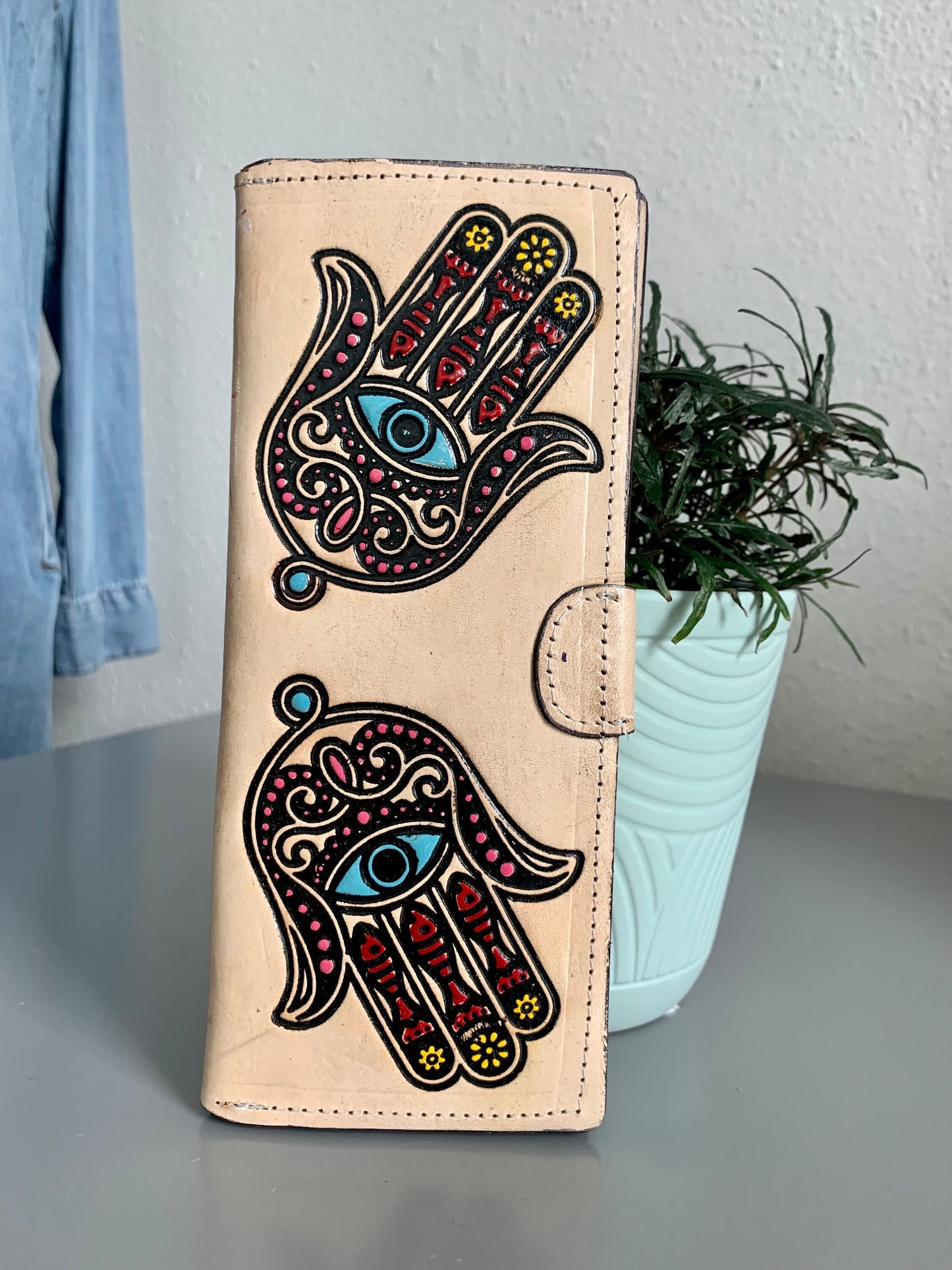 Hand Tooled Leather Hamsa Wallet: Artisan Crafted Bi-Fold