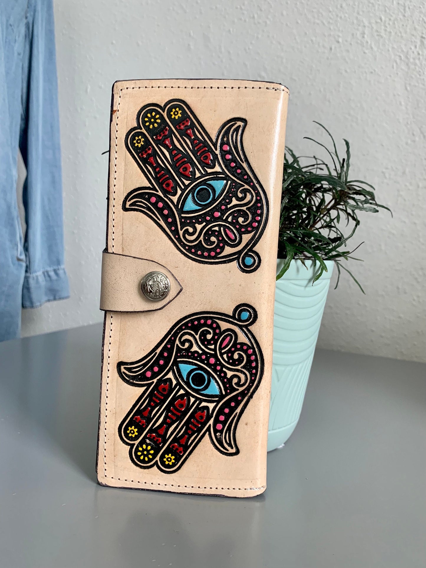 Hand Tooled Leather Hamsa Wallet: Artisan Crafted Bi-Fold