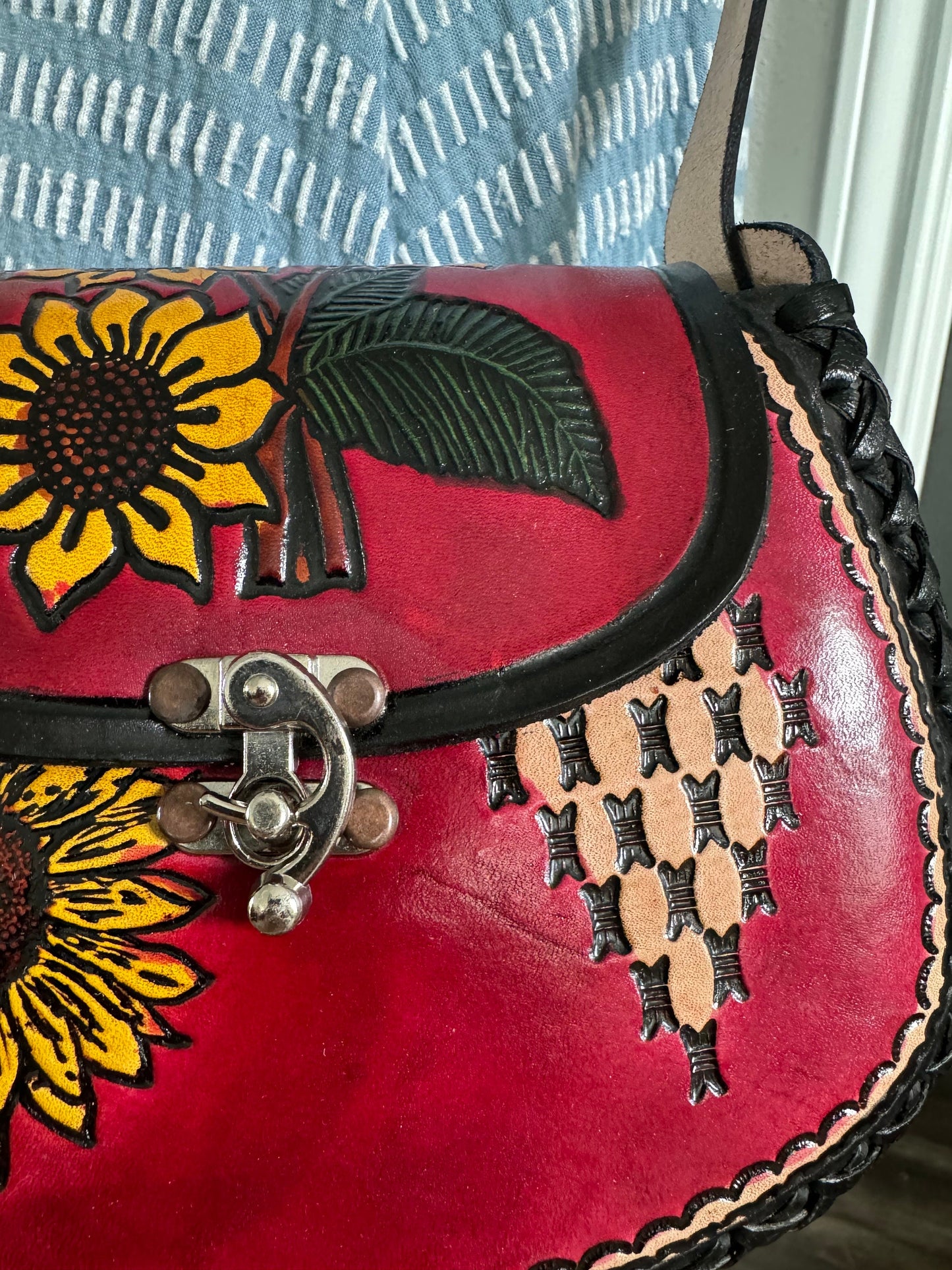 Hand-Tooled Embossed Mexican Leather Floral Purse, Sunflower Handmade Leather handbag, Hand painted Girasol, Artesanal