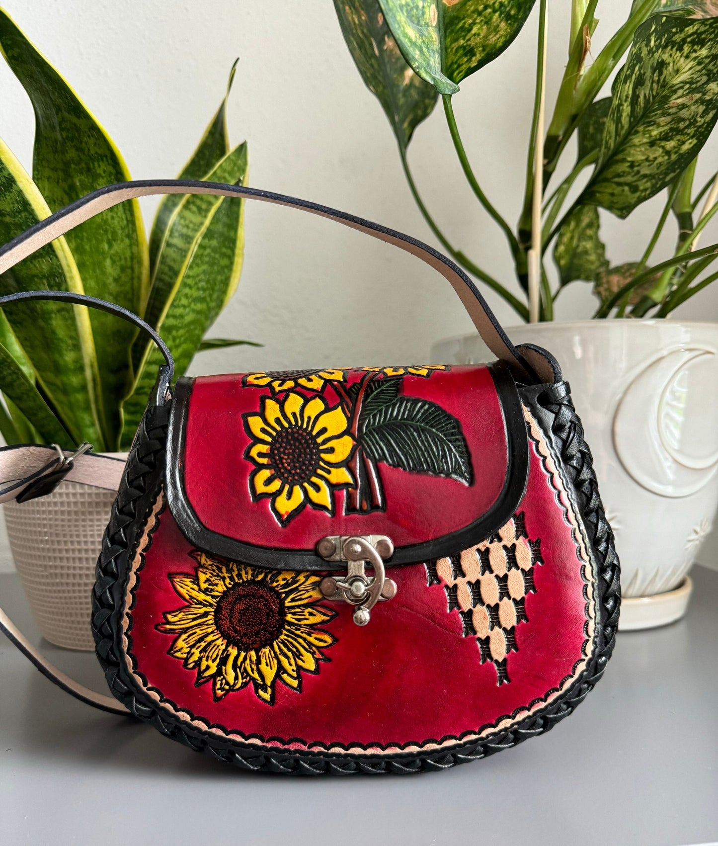 Hand-Tooled Embossed Mexican Leather Floral Purse, Sunflower Handmade Leather handbag, Hand painted Girasol, Artesanal