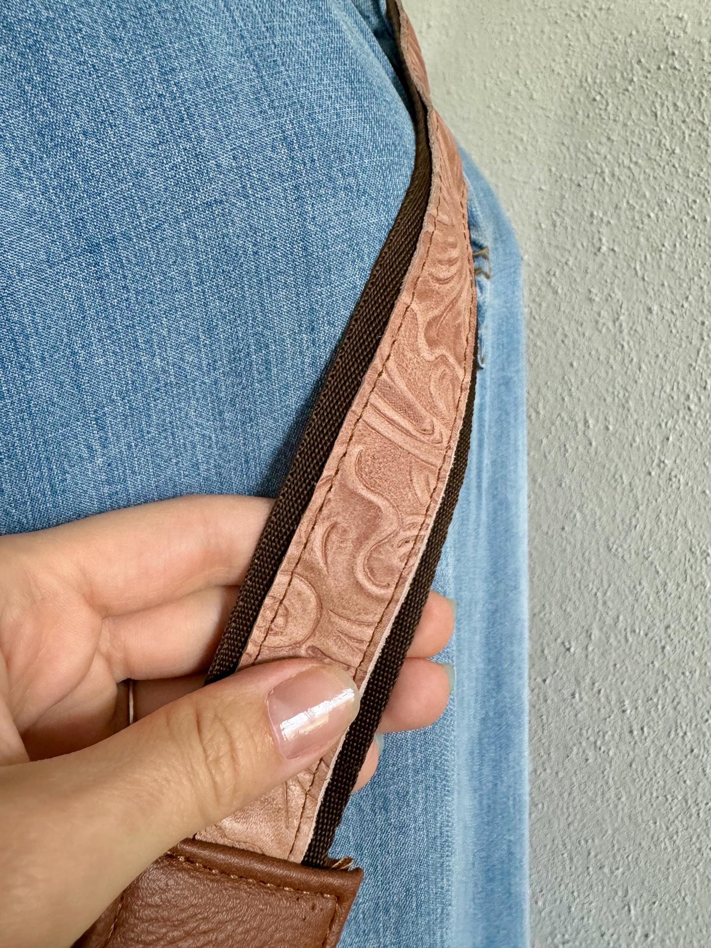 Hand-Tooled Leather Crossbody Purse: Embossed Floral Design, Handmade Mexican Bag