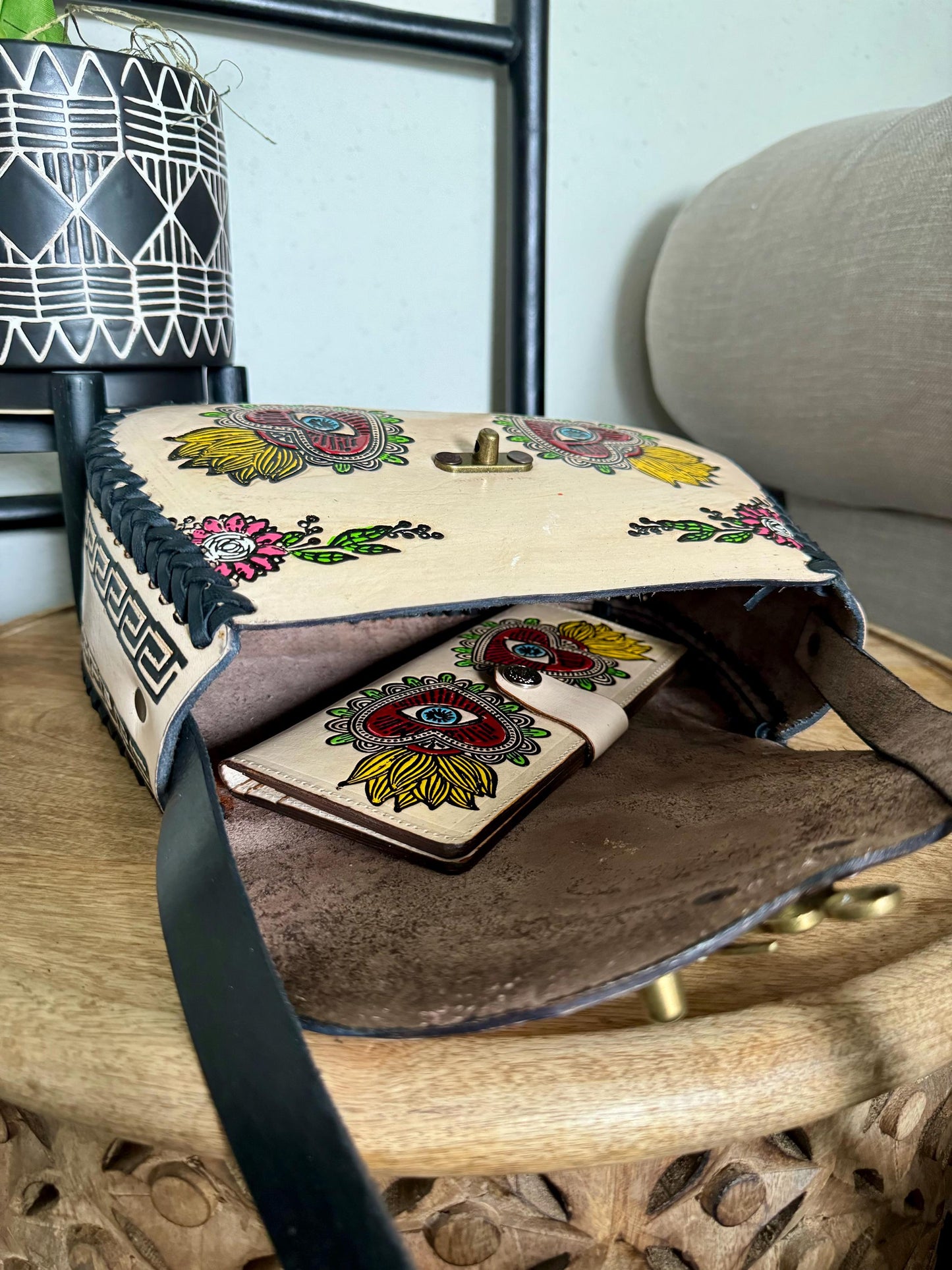 Hand-Tooled Embossed Mexican Leather Floral Purse and Wallet Set, Evil Eye Handmade Leather handbag, Hand painted Mal De Ojo, Artesanal