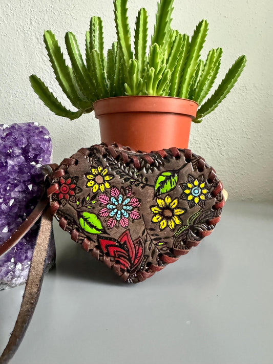 Handmade Heart Leather Purse: Hand-Tooled Floral Niñas Bag