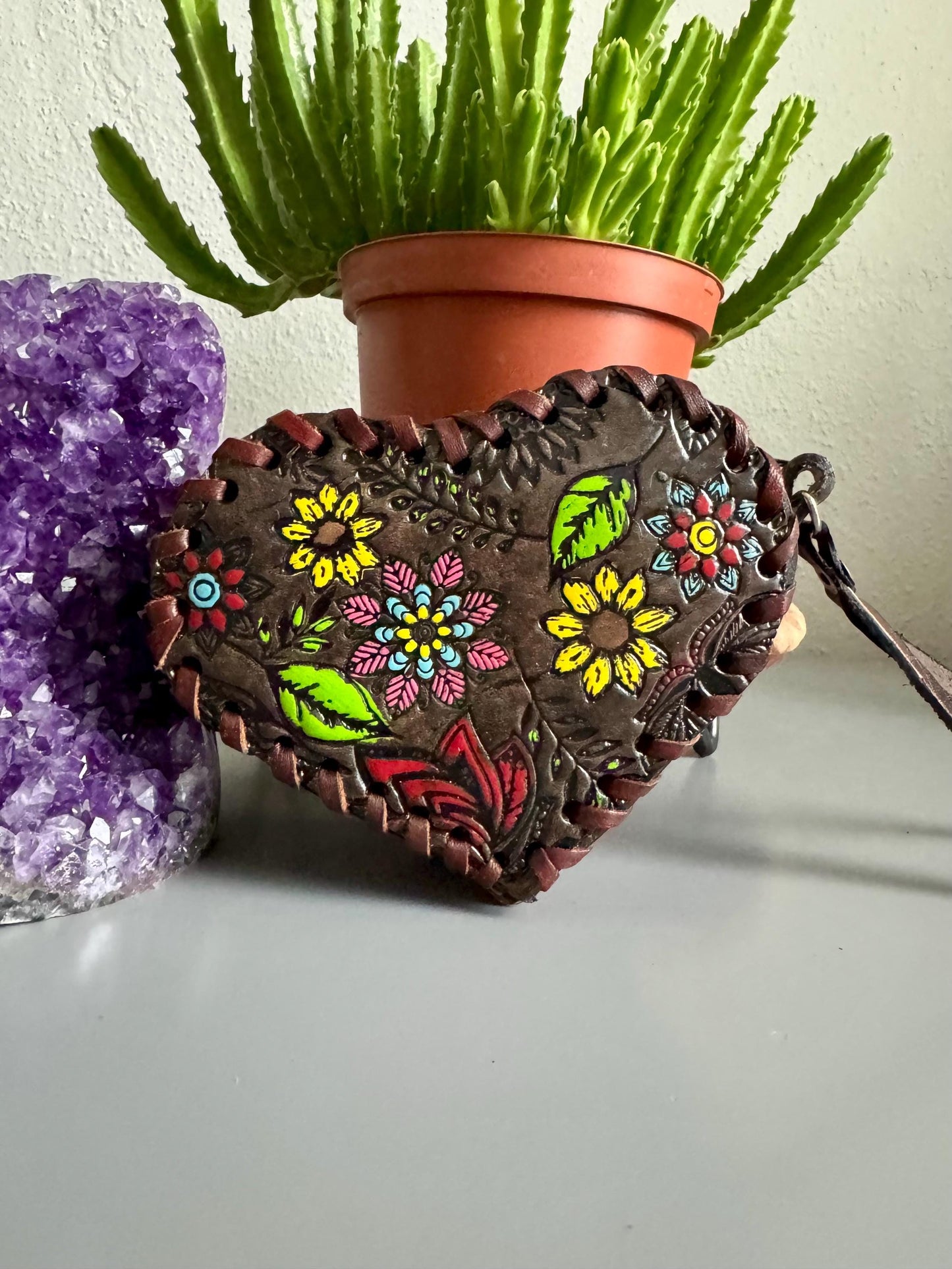 Handmade Heart Leather Purse: Hand-Tooled Floral Niñas Bag