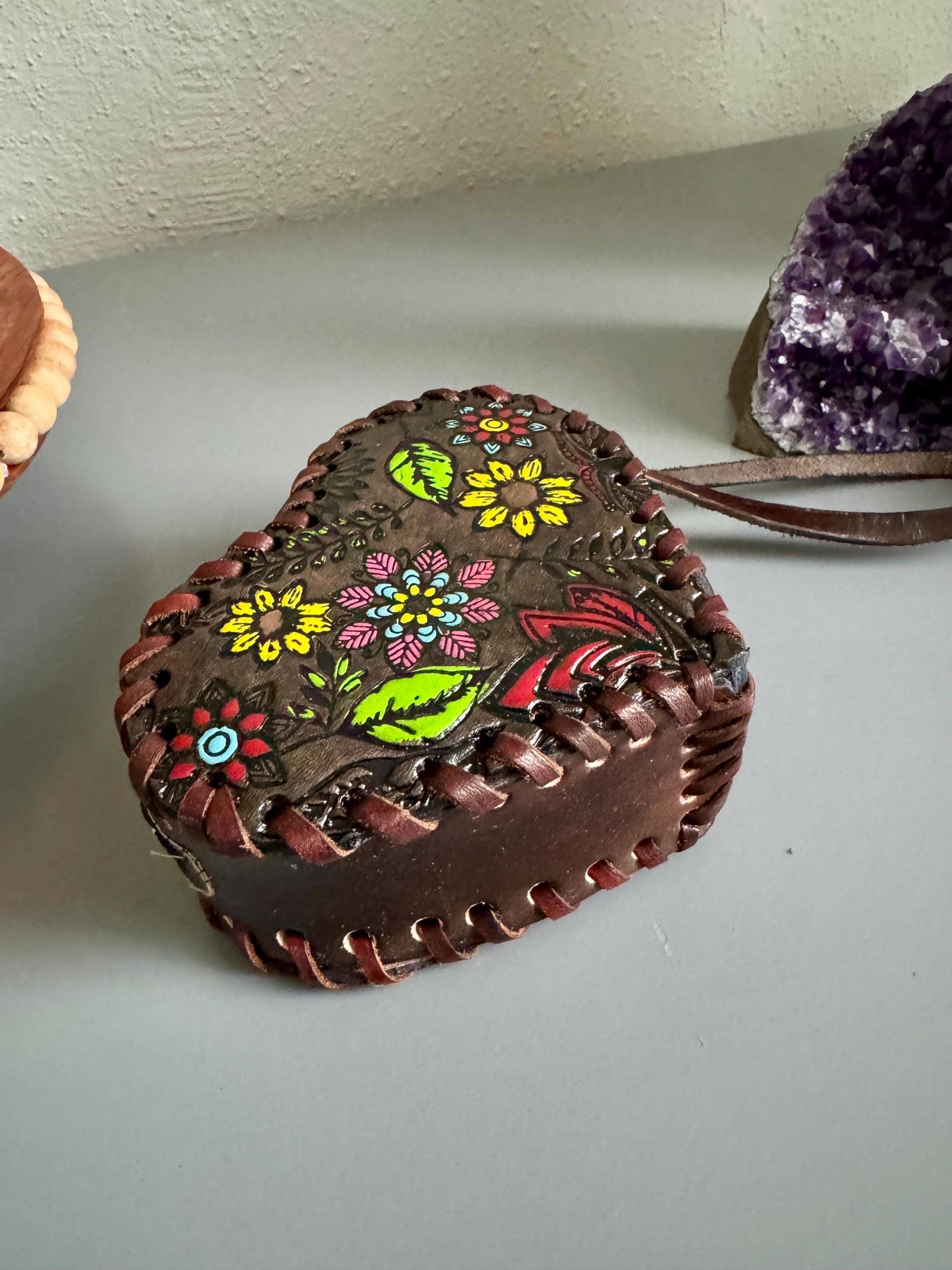 Handmade Heart Leather Purse: Hand-Tooled Floral Niñas Bag