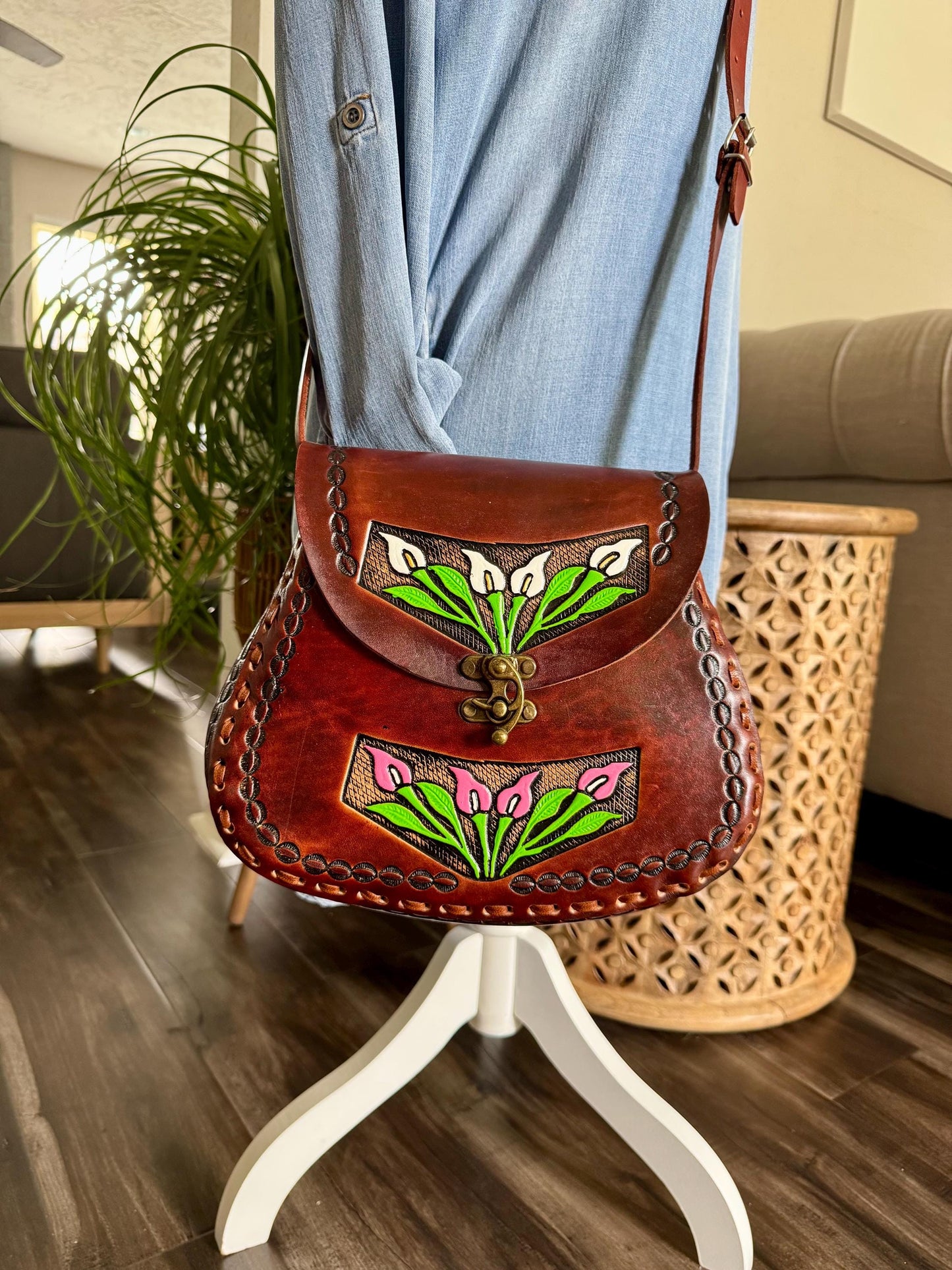 Handmade Leather Floral Purse: Tooled Mexican Handbag