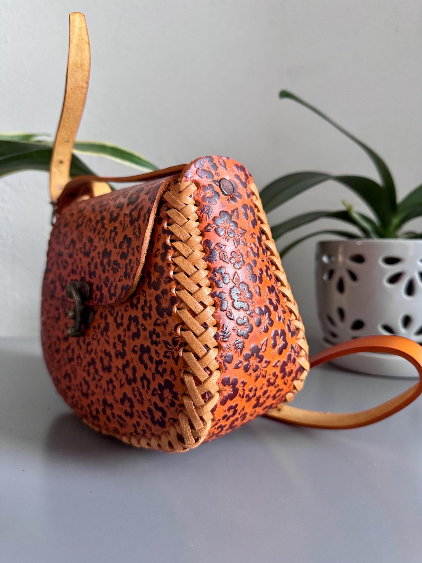 Hand Tooled Leather Crossbody Purse – Floral Mexican Artisan Bag, Adjustable Strap