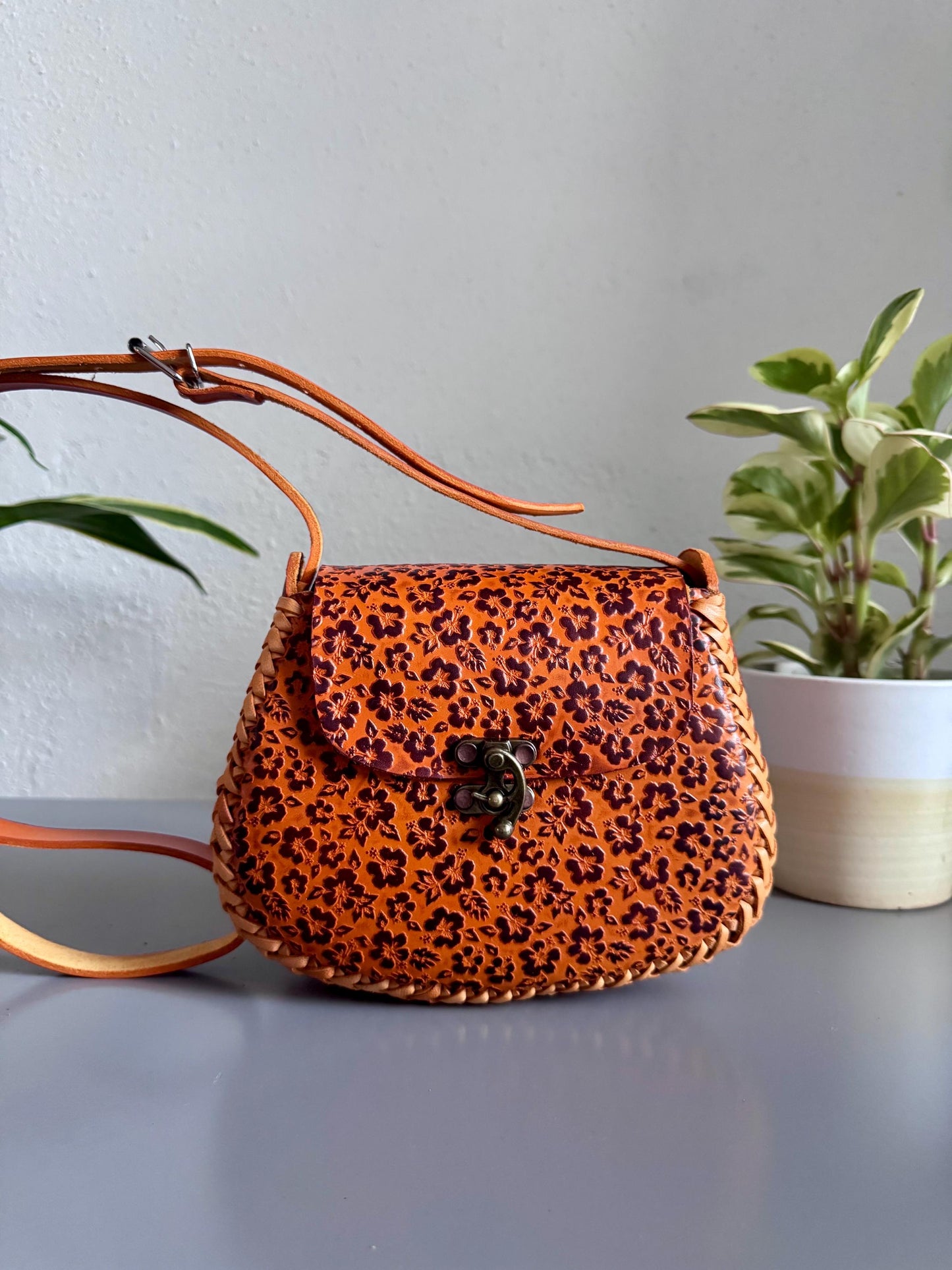 Hand Tooled Leather Crossbody Purse – Floral Mexican Artisan Bag, Adjustable Strap