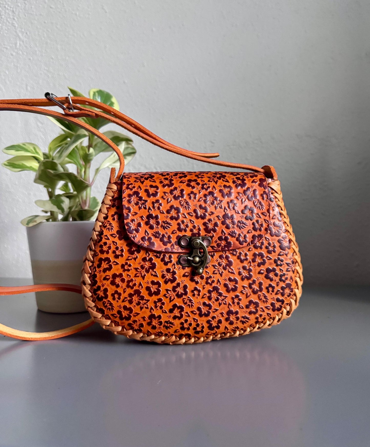 Hand Tooled Leather Crossbody Purse – Floral Mexican Artisan Bag, Adjustable Strap