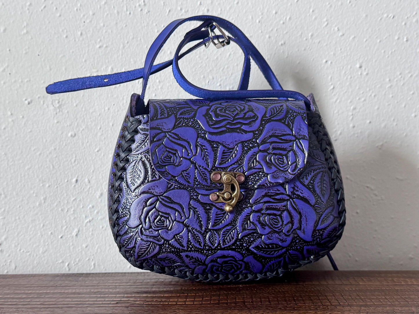Hand-Tooled Mexican Leather Floral Crossbody Purse, Hand-Painted Artisanal Bag