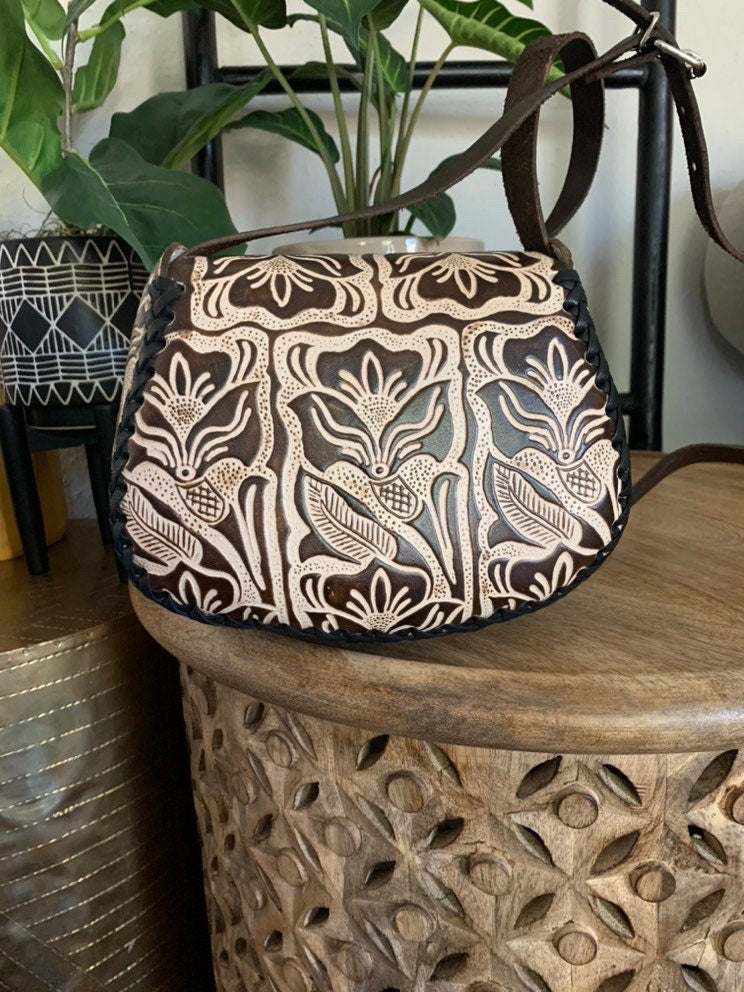 Hand-Tooled Embossed Mexican Leather Floral Purse / Handmade Leather Bag / Handpainted / Artesanal