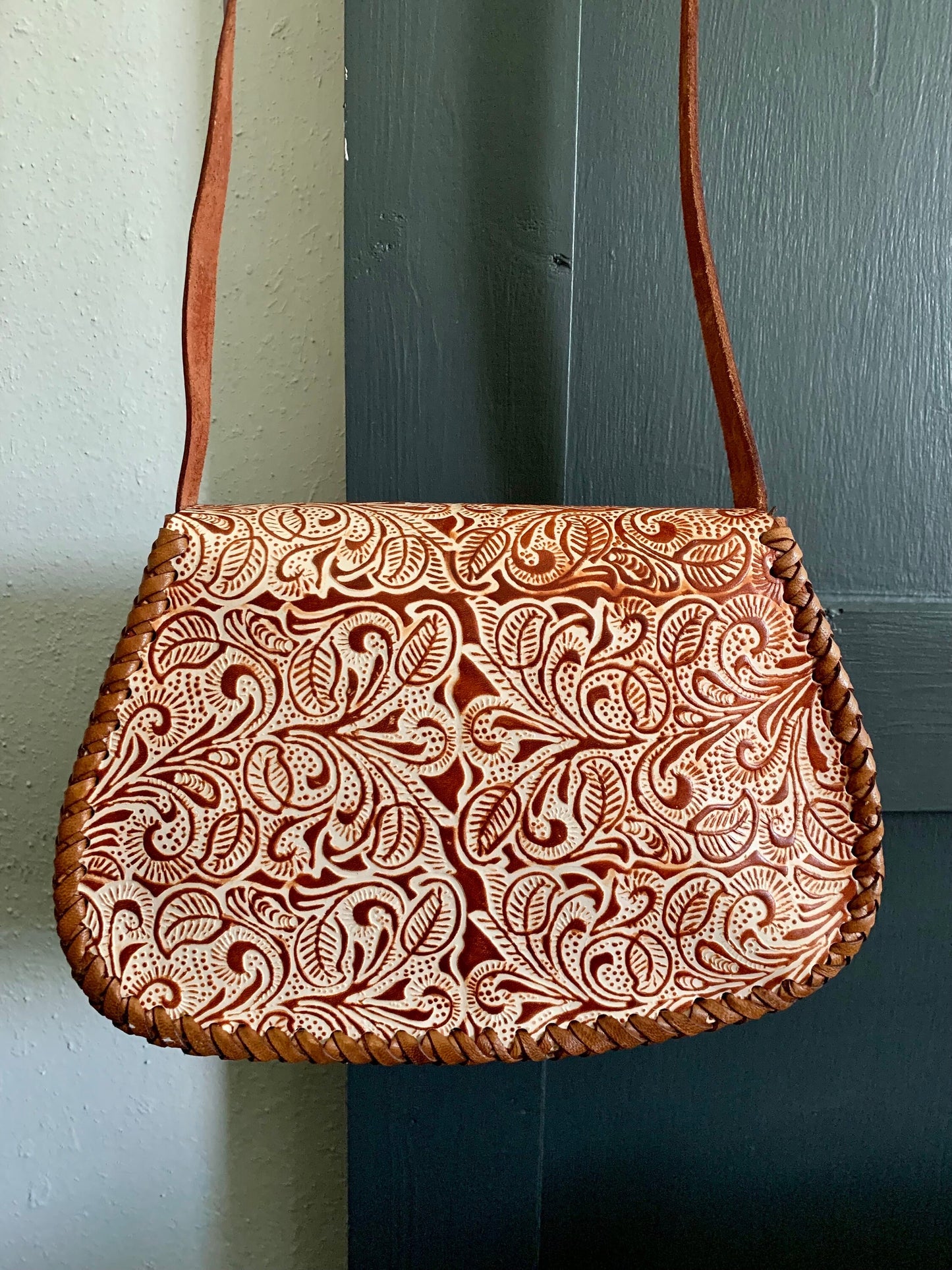 Leather Hand-Tooled Embossed Mexican Floral Purse / Handmade / Artesanal